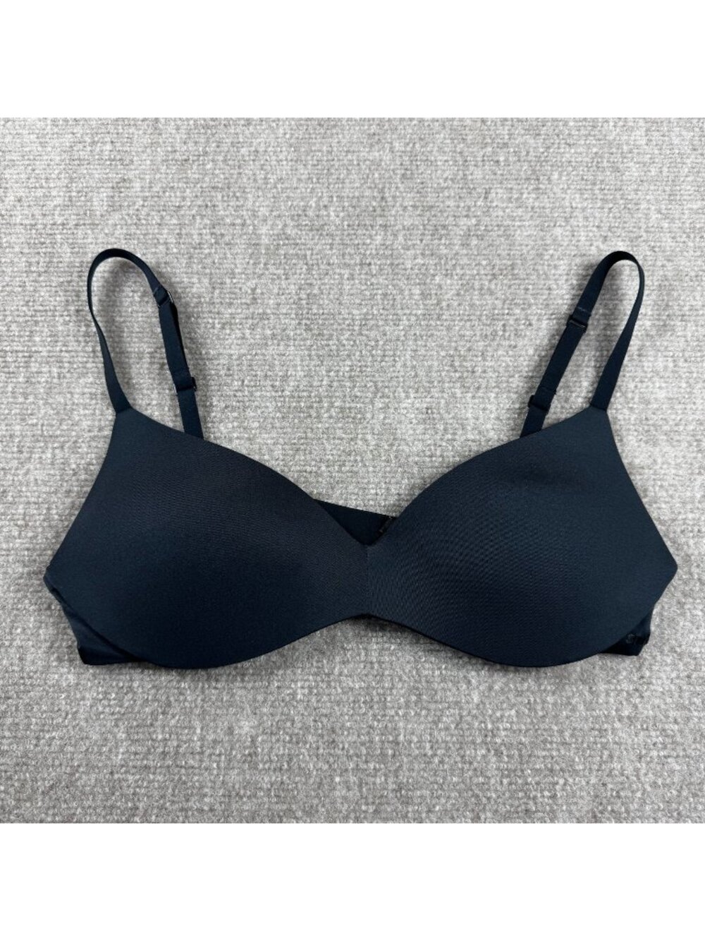 Skims Wireless Form Push Up Plunge Bra 34B Onyx Black Lightweight Stretch Soft